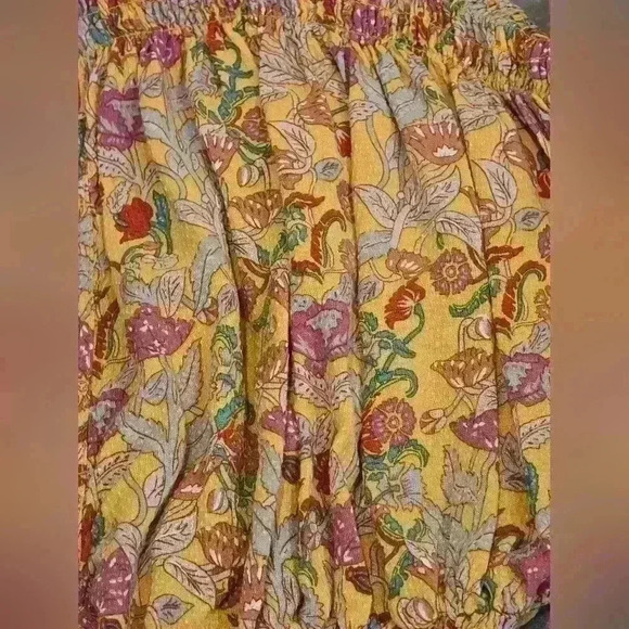 Cupakes and Cashmere Floral Blouse - Picture 7 of 7